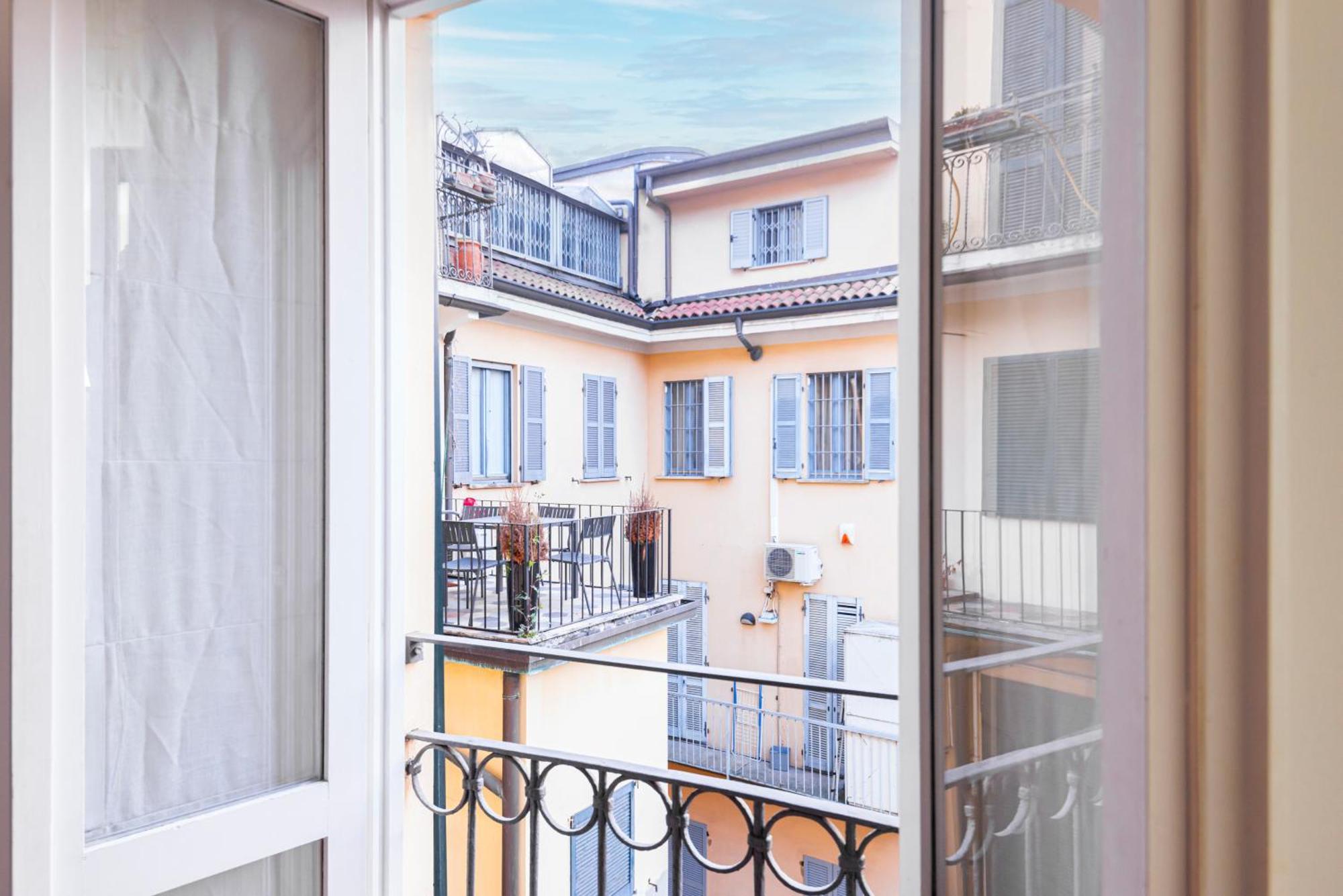 Amazing Flat Near Duomo & Colonne Di San Lorenzo By Easylife Milan Exterior photo